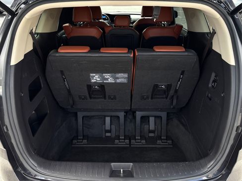 Used 2023 Kia Carnival SX image 11