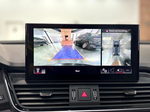 Used 2022 Audi Q5 e Prestige w/ Prestige Package image 31