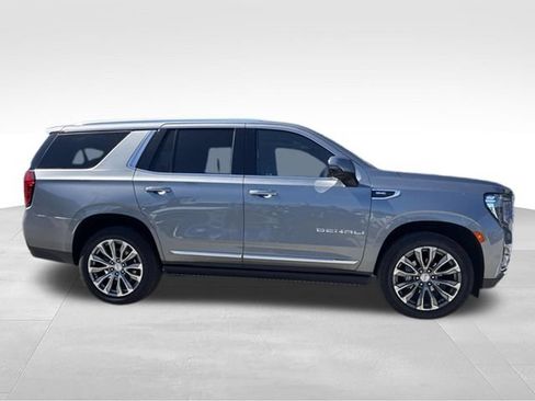 Used 2021 GMC Yukon Denali w/ Denali Premium Package AWD/4WD image 4