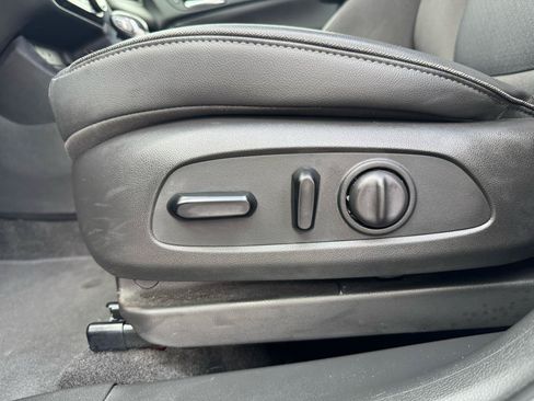 Used 2023 Buick Encore GX Select w/ Sport Touring Package FWD image 12
