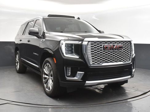 Used 2021 GMC Yukon Denali w/ Denali Premium Package image 9