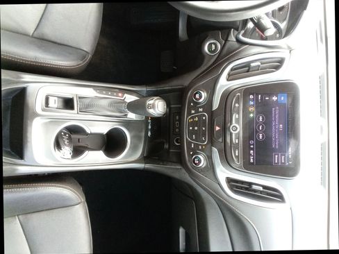 Used 2021 Chevrolet Equinox Premier image 15