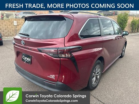 Used 2023 Toyota Sienna XLE w/ XLE Plus Package AWD/4WD image 9
