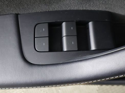 Used 2023 Tesla Model 3 Standard Range image 32