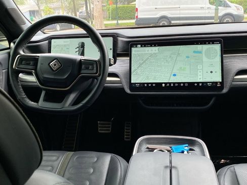 Used 2023 Rivian R1S Adventure image 25