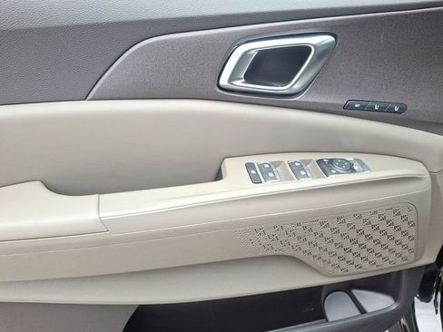 New 2026 Kia Carnival EX FWD image 10