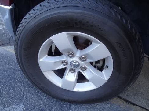 Used 2022 RAM 1500 Classic SLT image 30