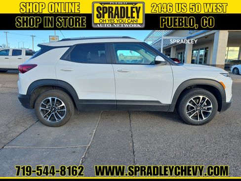 Used 2025 Chevrolet TrailBlazer LT image 3