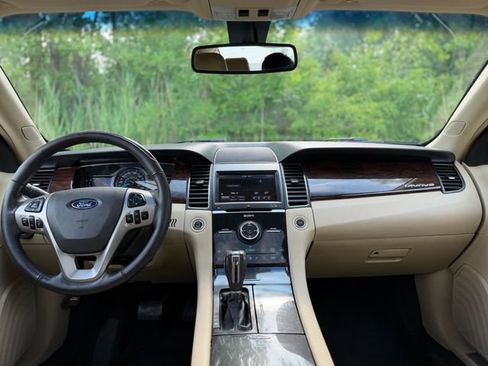 Used 2013 Ford Taurus Limited FWD image 34