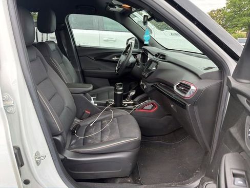 Used 2023 Chevrolet TrailBlazer RS w/ Convenience Package FWD image 13
