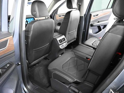 Certified 2024 Volkswagen Atlas SE FWD image 12