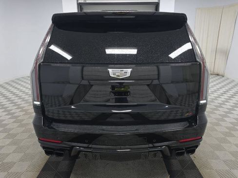 Used 2025 Cadillac Escalade V w/ LPO, ONYX Package image 14