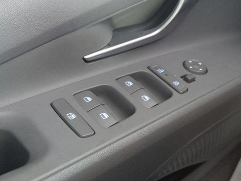Used 2025 Hyundai Elantra Sport FWD image 28