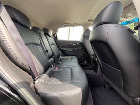 Used 2017 INFINITI QX50 2WD w/ Deluxe Touring Package image 17