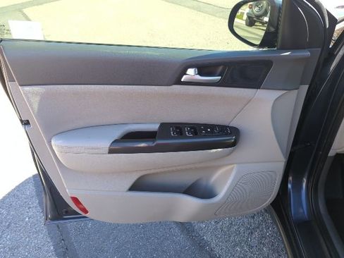 Used 2017 Kia Sportage EX w/ EX Premium Package image 17