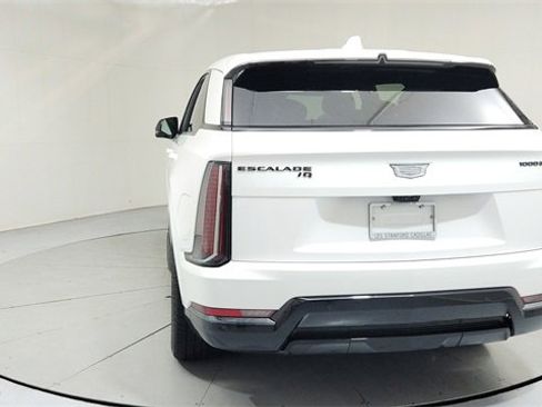 Used 2025 Cadillac Escalade IQ Sport 2 w/ LPO, ONYX Package image 4