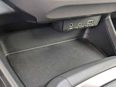 Used 2025 Subaru Crosstrek 2.0i Premium image 25