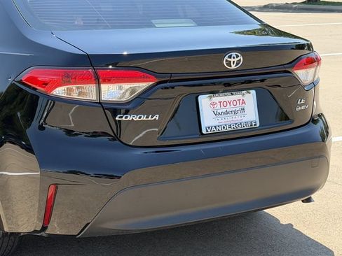 Used 2026 Toyota Corolla LE FWD image 6