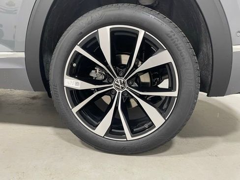 New 2026 Volkswagen Atlas Cross Sport SEL Premium R-Line image 10