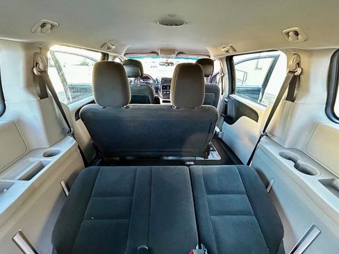 Used 2016 Dodge Grand Caravan image 24