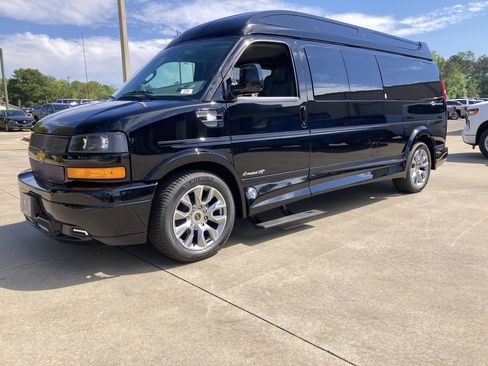 New 2026 Chevrolet Express 2500 Extended w/ Driver Convenience Package RWD image 1