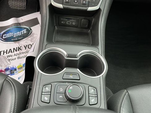 Used 2022 GMC Terrain SLT w/ Tech Package image 24