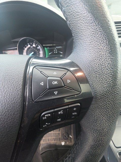 Used 2018 Ford Explorer XLT w/ Equipment Group 202A AWD/4WD image 15