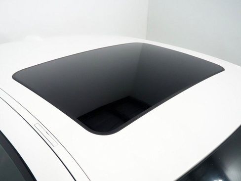 Used 2023 BMW i4 eDrive40 w/ M Sport Package RWD image 4