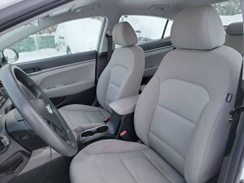 Used 2017 Hyundai Elantra SE image 13