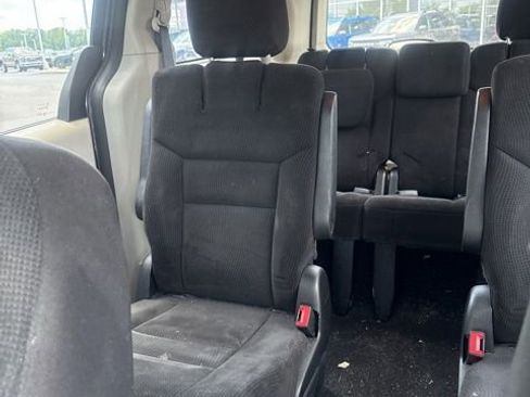 Used 2016 Dodge Grand Caravan SXT w/ Rear Park Assist Package FWD image 24