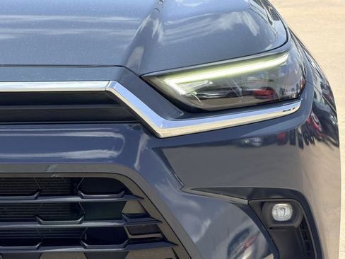Used 2025 Toyota Grand Highlander AWD image 5