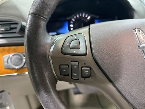 Used 2014 Lincoln MKX FWD w/ Equipment Group 101A image 17