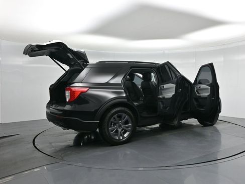 Certified 2023 Ford Explorer XLT w/ Equipment Group 202A image 6