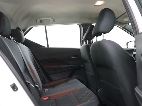 Used 2019 Nissan Kicks SR image 12