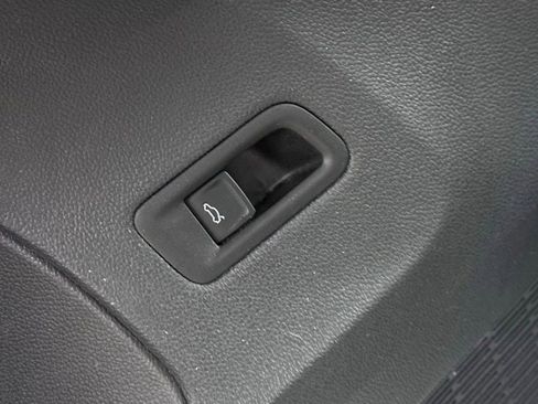Used 2024 Volkswagen Atlas SEL Premium R-Line AWD/4WD image 18