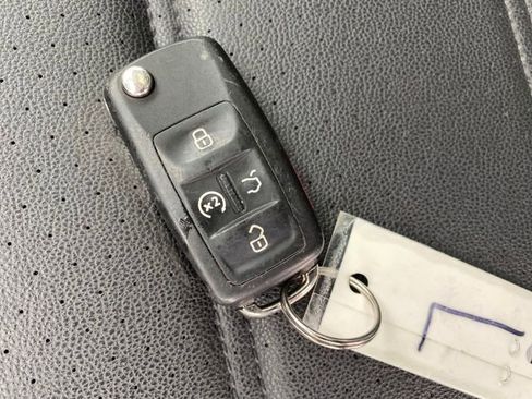 Used 2022 Volkswagen Passat 2.0T image 23