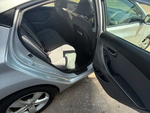 Used 2013 Hyundai Elantra GLS w/ Preferred Pkg FWD image 12