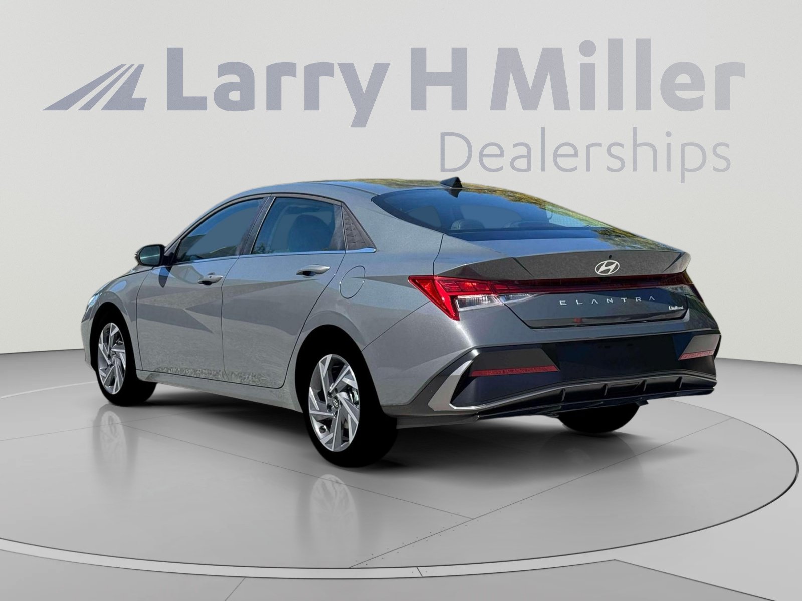 New 2026 Hyundai Elantra Limited FWD image 4