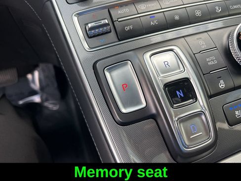 Used 2023 Hyundai Santa Fe Calligraphy AWD/4WD image 17