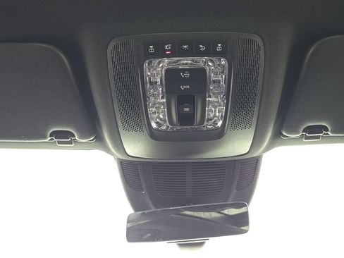 Certified 2025 Mercedes-Benz GLE 450e 4MATIC w/ Driver Assistance Package image 26