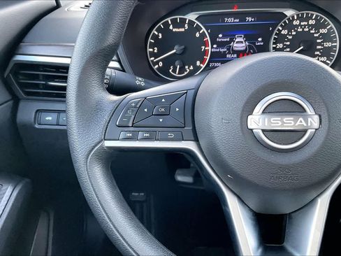 Used 2024 Nissan Altima 2.5 SV FWD image 24