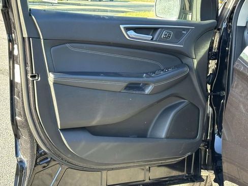 Used 2024 Ford Edge Titanium image 9