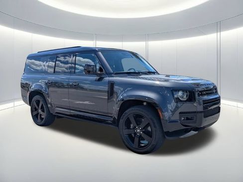 Used 2024 Land Rover Defender 130 V8 AWD/4WD image 8