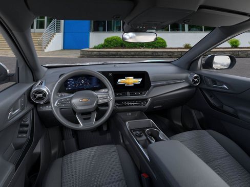 New 2027 Chevrolet Equinox LT w/ LPO, Floor Liner Package AWD/4WD image 15