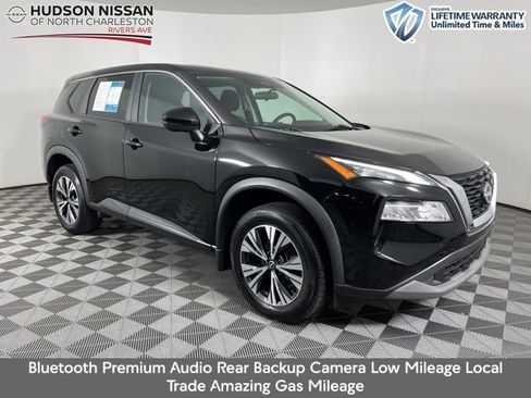Used 2022 Nissan Rogue SV image 1