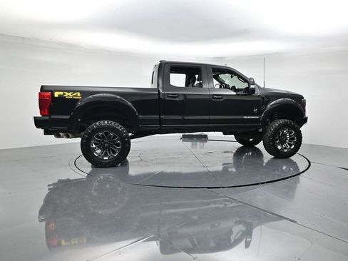 Used 2022 Ford F250 Lariat w/ Black Appearance Package image 2