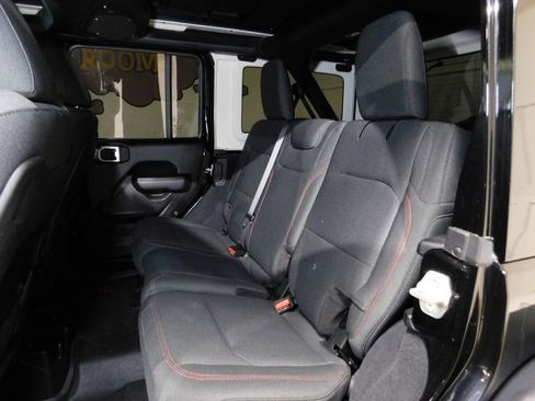 Used 2024 Jeep Wrangler Unlimited Rubicon w/ Technology Group AWD/4WD image 79