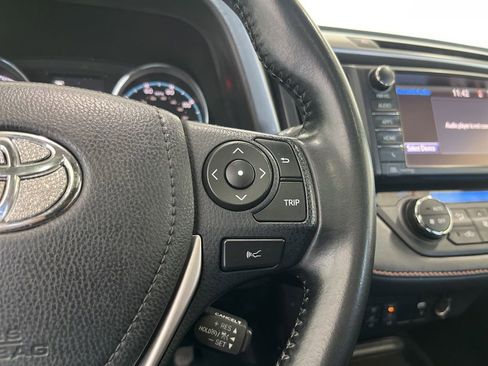 Used 2018 Toyota RAV4 SE w/ Advanced Technology Package AWD/4WD image 8