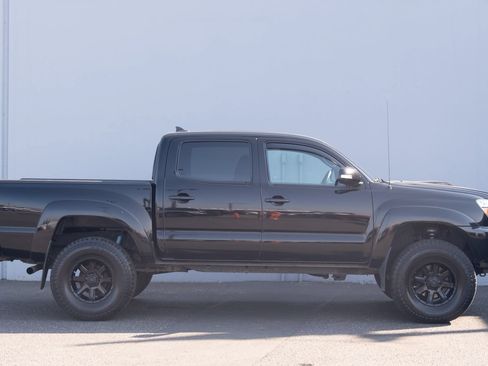 Used 2015 Toyota Tacoma 4x4 Double Cab w/ TRD Sport Package image 22
