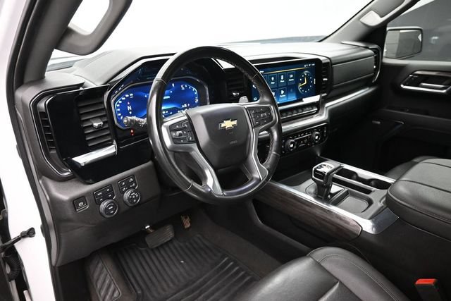 Used 2023 Chevrolet Silverado 1500 LTZ w/ LTZ Convenience Package II AWD/4WD image 15